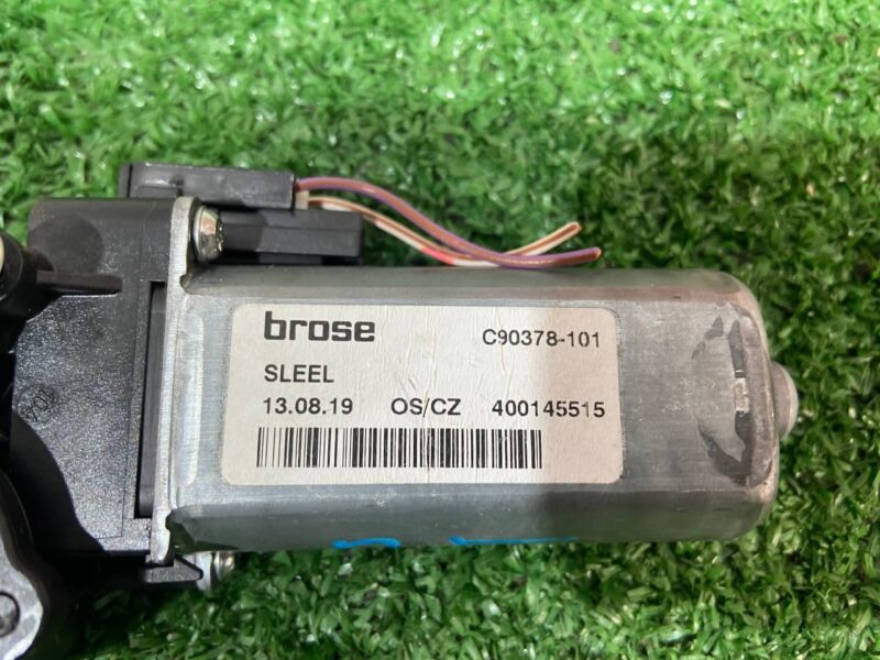 924117103 Seat back adjustment motor Jaguar I-Pace X590 (2018-) Used cost 50 € in stock 13 pcs.