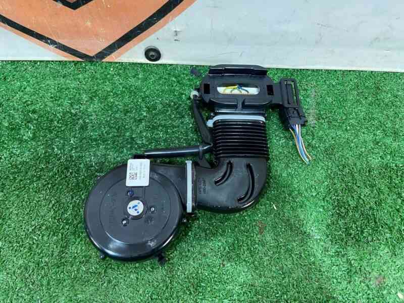 LR034450 Front back seat ventilation Range Rover Sport L494 (2014-2022) Used cost 150 € in stock 4 pcs.
