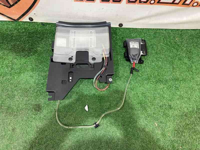 LR034627 Rear seat lumbar support for Range Rover L405 (2013-2021) used cost 100 € in stock 7 pcs.