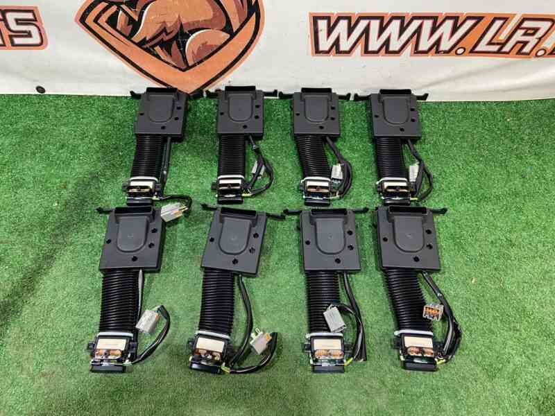 LR034630 Rear seat back air duct left/right Range Rover L405 (2013-2021) USED cost 200 € in stock 7 pcs.