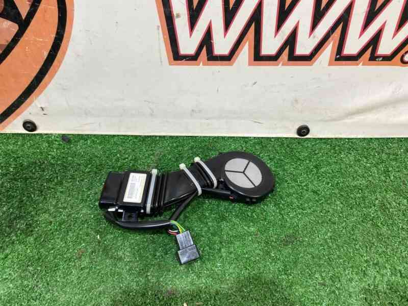 LR080802 Front seat cushion air duct Land Rover Discovery 5 L462 (2017-) USED cost 200 € in stock 14 pcs.