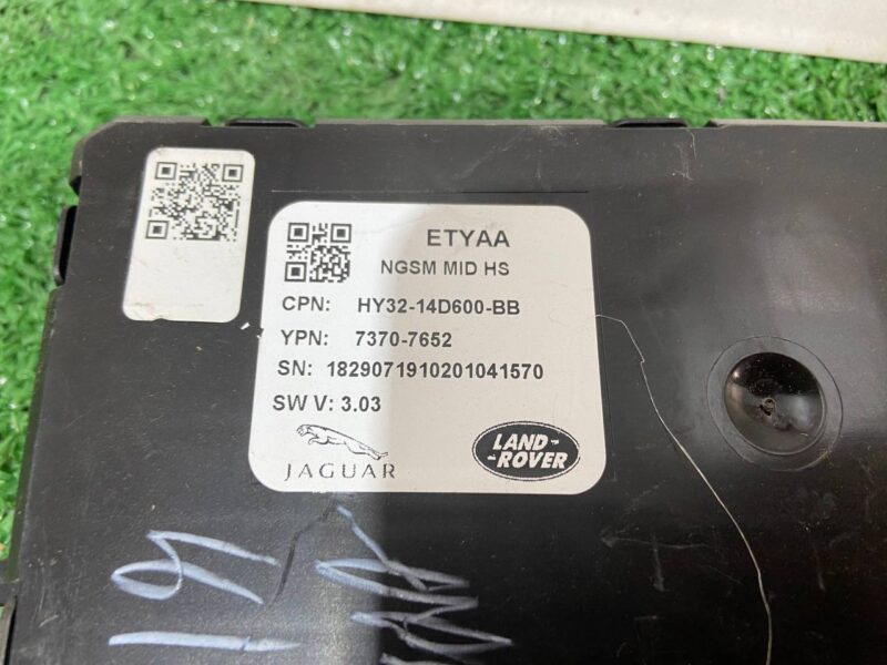 LR081329 Front seat control unit Range Rover Sport L494 (2014-2022) USED - Image 15