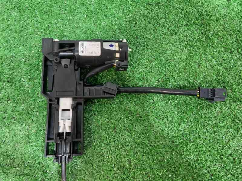 LR159407 Seat back adjustment motor 3rd row left/right Land Rover Discovery 5 L462 (2017-) Used cost 100 € in stock 4 pcs.