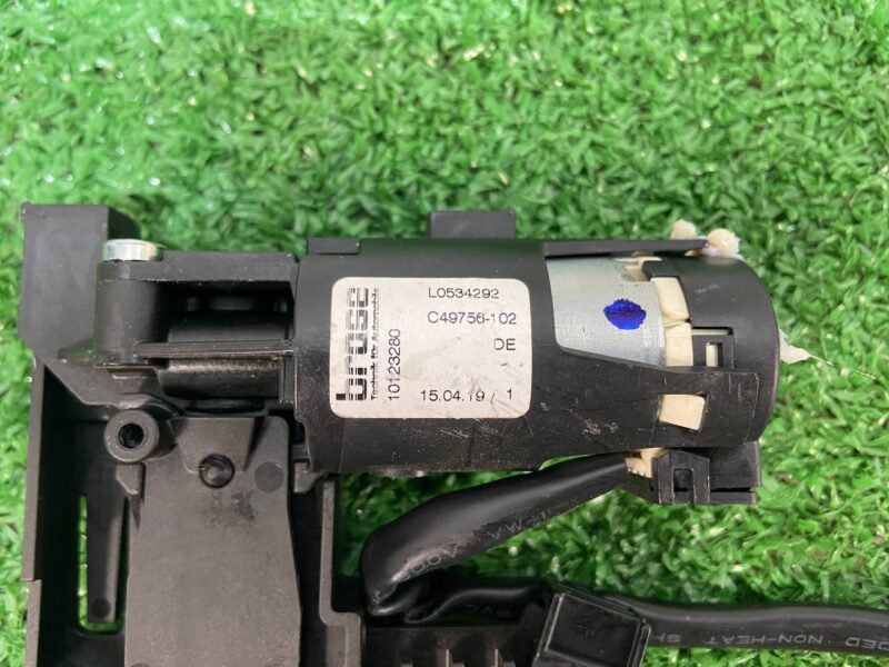 LR159407 Seat back adjustment motor 3rd row left/right Land Rover Discovery 5 L462 (2017-) Used cost 100 € in stock 4 pcs.