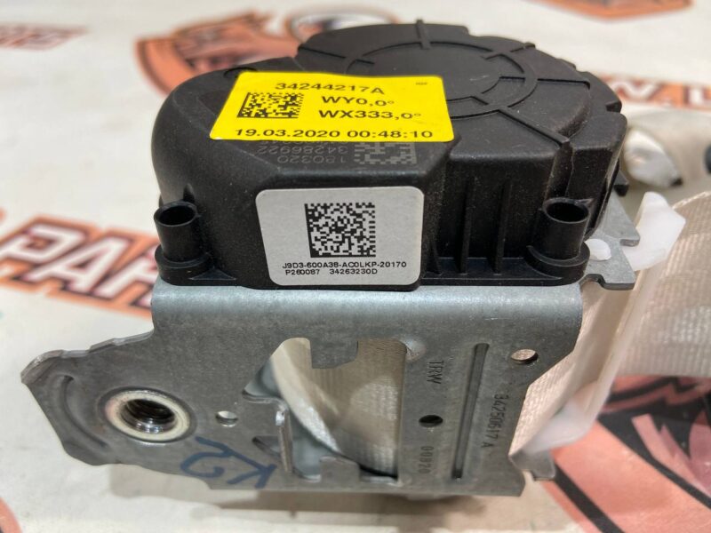 T4K4436LKP Rear center seat belt Jaguar I-Pace X590 (2018-) Used cost 80 € in stock 1 pcs.