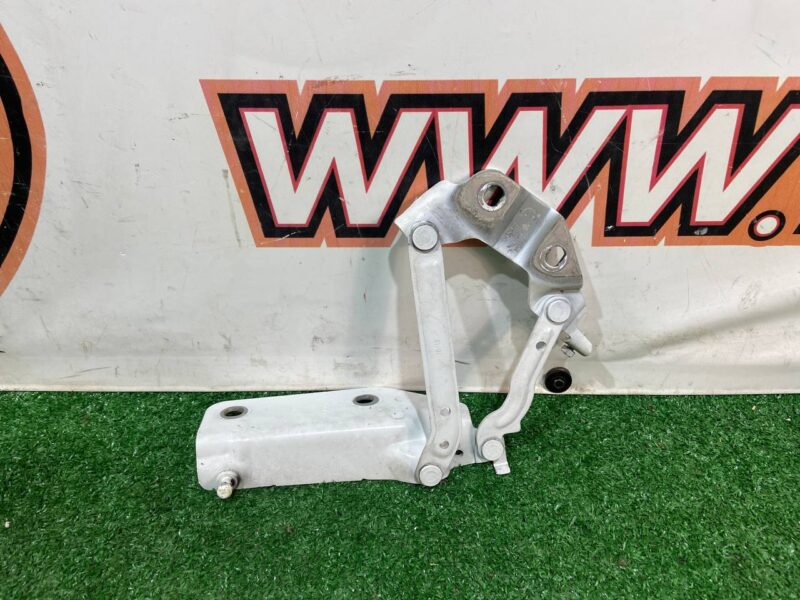 LR075406 Left hood hinge Land Rover Discovery Sport L550 (2015-) Used - Image 14