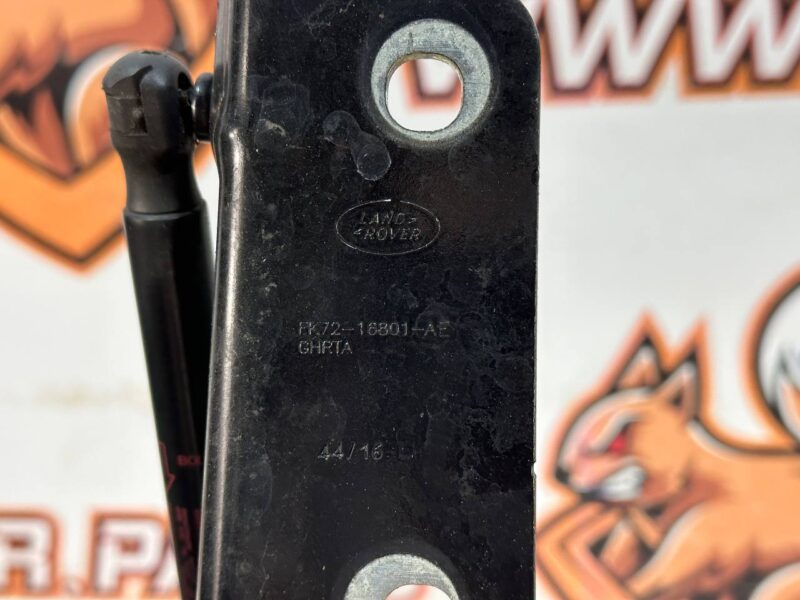 LR075406 Left hood hinge Land Rover Discovery Sport L550 (2015-) Used cost 40 € in stock 6 pcs.