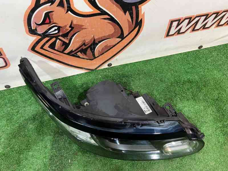 LR087280 Right bi-xenon headlight Range Rover Sport L494 (2014-2022) Used cost 600 € in stock 1 pcs.