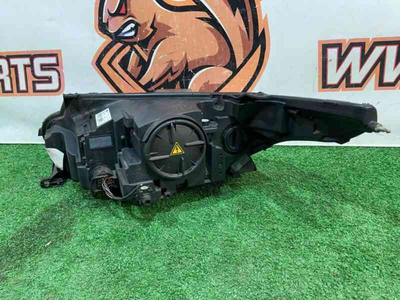 LR087280 Right bi-xenon headlight Range Rover Sport L494 (2014-2022) Used cost 600 € in stock 1 pcs.