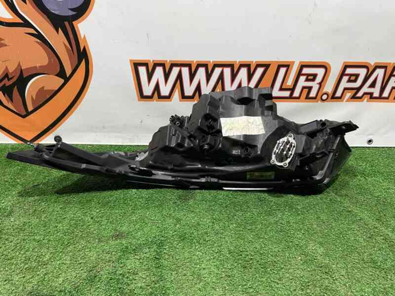 LR118865 Right LED headlight Land Rover Discovery 5 L462 (2017-) Used - Image 15