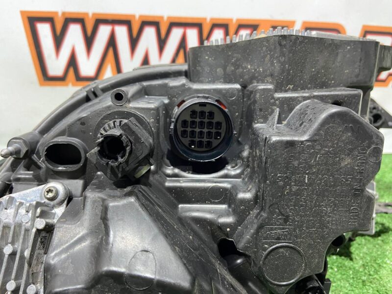 LR118865 Right LED headlight Land Rover Discovery 5 L462 (2017-) Used - Image 17