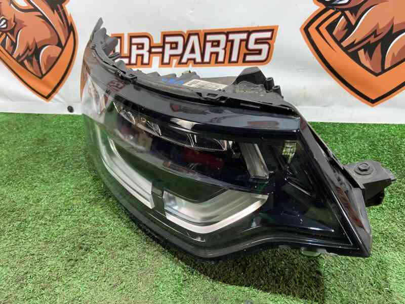 LR118865 Right LED headlight Land Rover Discovery 5 L462 (2017-) Used cost 1 000 € in stock 1 pcs.