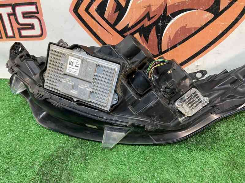 LR118865 Right LED headlight Land Rover Discovery 5 L462 (2017-) Used - Image 22