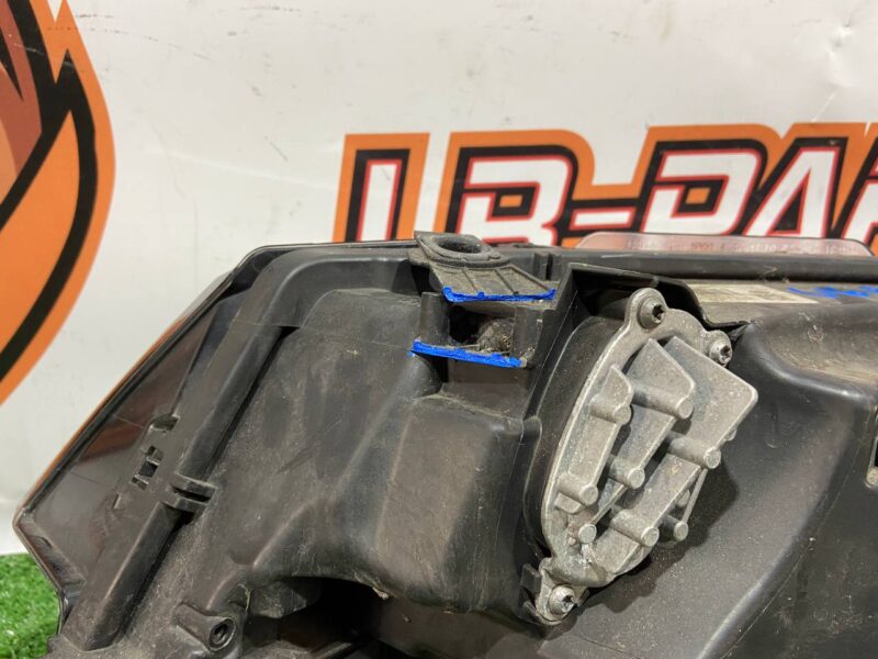 LR118865 Right LED headlight Land Rover Discovery 5 L462 (2017-) Used cost 1 000 € in stock 1 pcs.