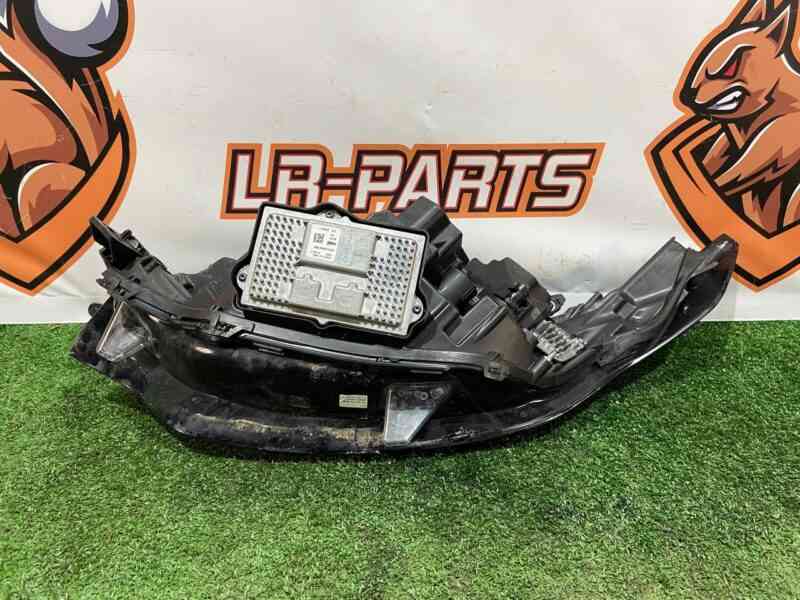 LR118865 Right LED headlight Land Rover Discovery 5 L462 (2017-) Used cost 1 000 € in stock 1 pcs.