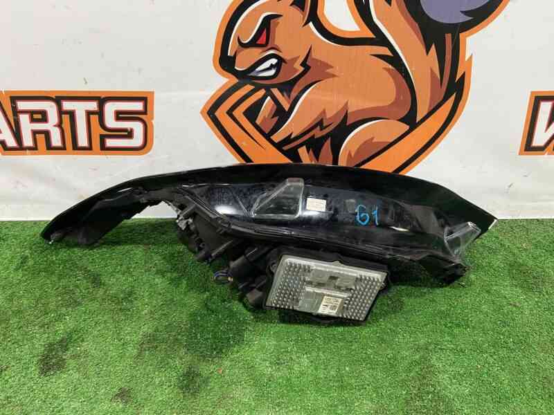 LR118865 Right LED headlight Land Rover Discovery 5 L462 (2017-) Used cost 1 000 € in stock 1 pcs.
