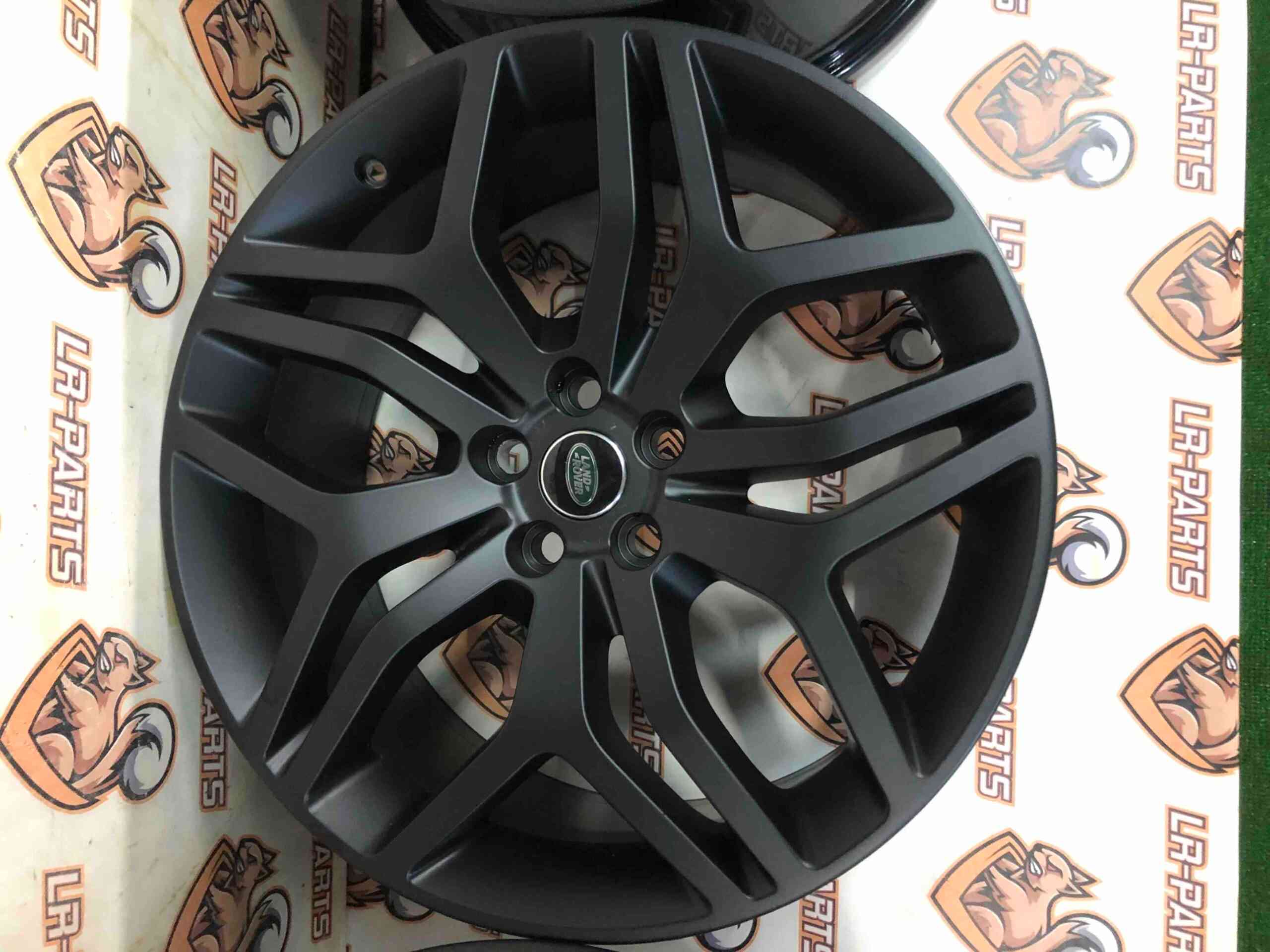 LR060549 Wheel disc R22 X J9,5 Range Rover Sport L494 (2014-2022) Used cost € in stock 4 pcs.
