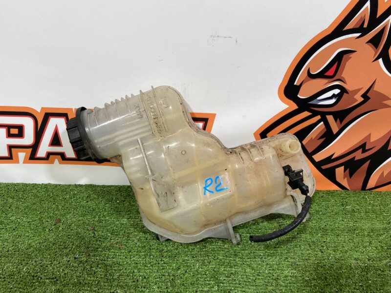 LR034654 Expansion tank 3.0IE 4.4D 5.0IE Range Rover L405 (2013-2021) Used - Image 13