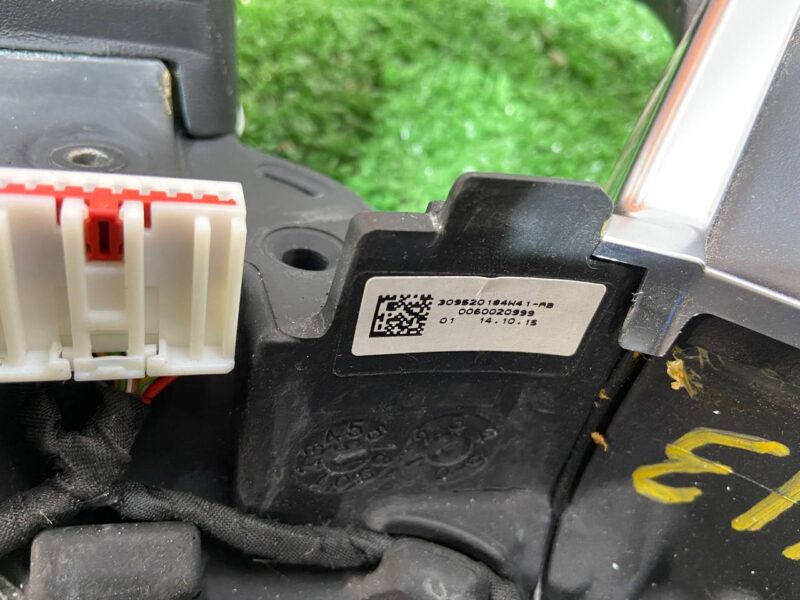 LR035880 Steering wheel under AIR BAG with heating Range Rover L405 (2013-2021) USED cost 200 € in stock 2 pcs.