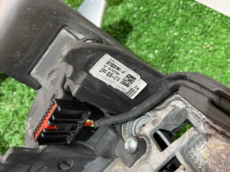 LR035880 Steering wheel under AIR BAG with heating Range Rover L405 (2013-2021) USED cost 200 € in stock 2 pcs.