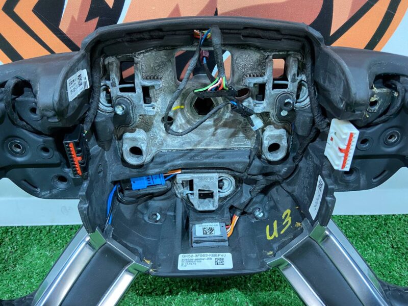 LR035880 Steering wheel under AIR BAG with heating Range Rover L405 (2013-2021) USED cost 200 € in stock 2 pcs.
