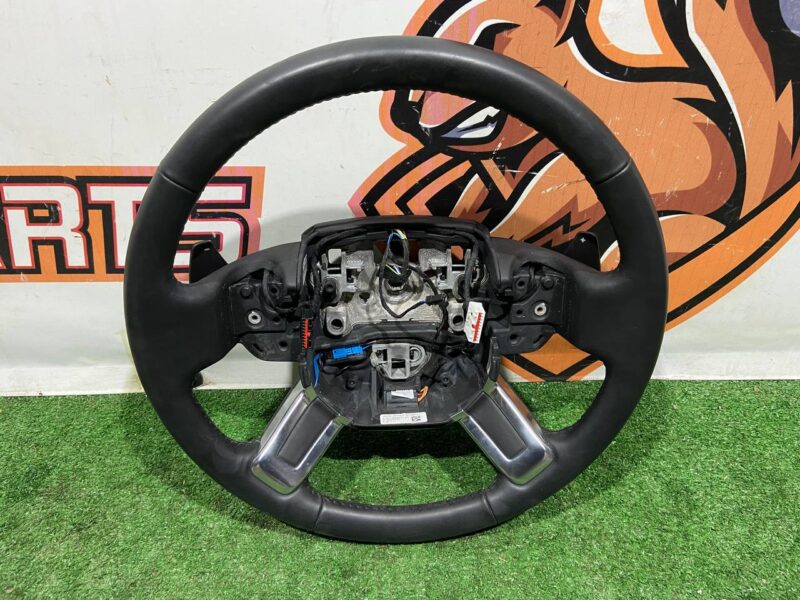 LR035880 Steering wheel under AIR BAG with heating Range Rover L405 (2013-2021) USED cost 200 € in stock 2 pcs.