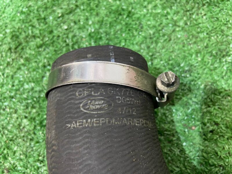 LR036477 Intercooler pipe, rubber, upper left Range Rover Sport L494 (2014-2022) Used cost 25 € in stock 4 pcs.