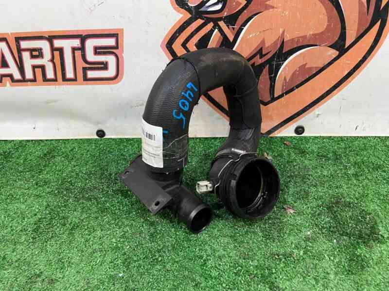 LR036484 Air pipe from intercoolers to throttle body Range Rover L405 (2013-2021) Used cost 65 € in stock 2 pcs.