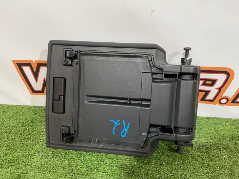 LR044751 Armrest Range Rover Sport L494 (2014-2022) Used cost 80 € in stock 2 pcs.