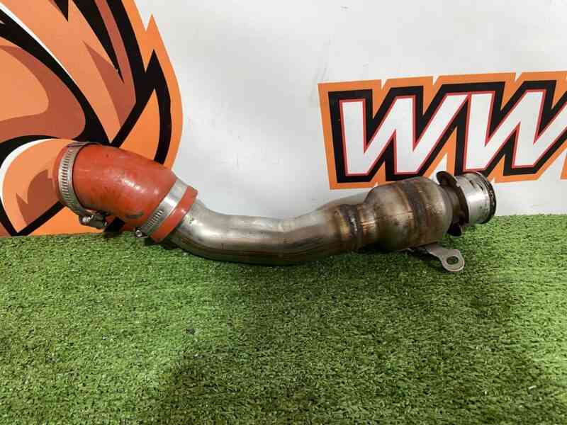 LR056348 Right exhaust pipe from turbocharger Range Rover L405 (2013-2021) Used cost 50 € in stock 1 pcs.