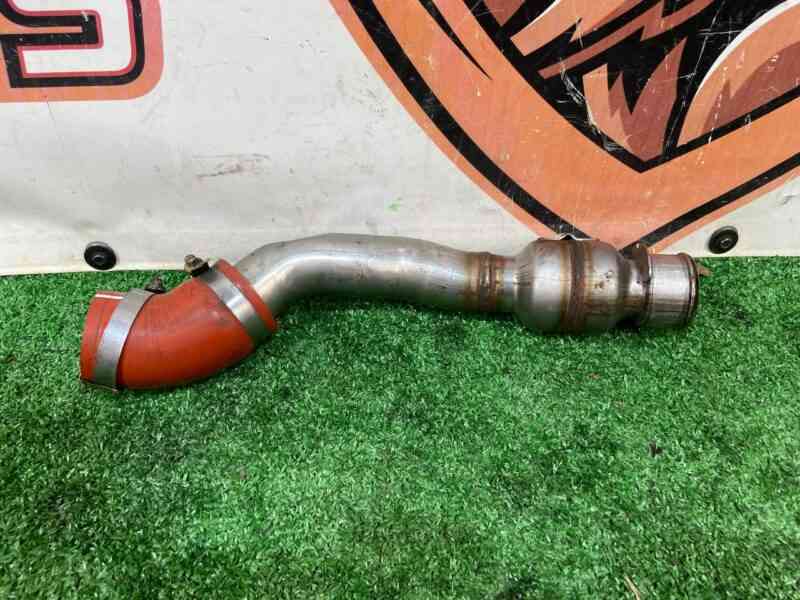 LR056348 Right exhaust pipe from turbocharger Range Rover L405 (2013-2021) Used cost 50 € in stock 1 pcs.