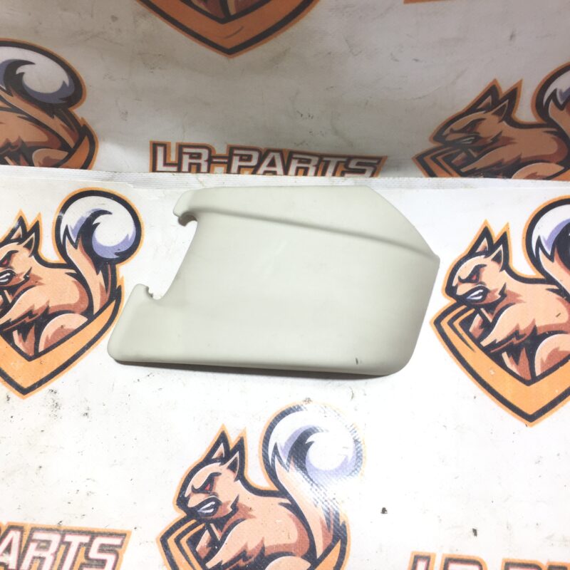 LR061086 Seat belt guide left rear Range Rover L405 (2013-2021) Used cost 20 € in stock 5 pcs.