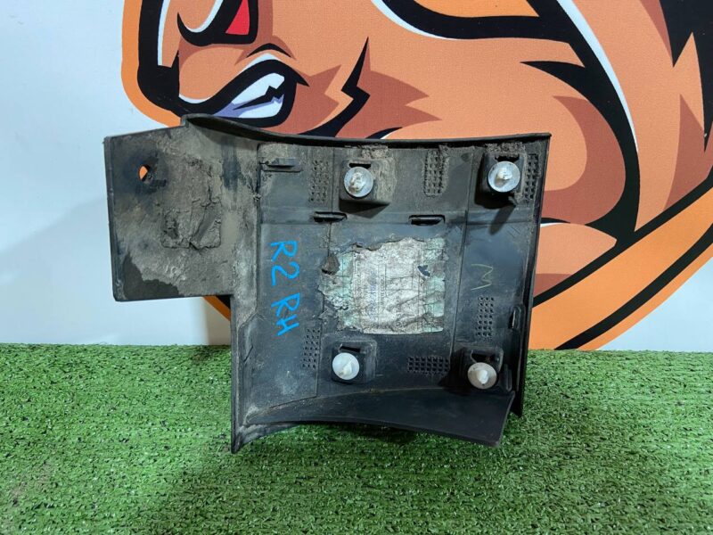 LR064265 Right wing molding Range Rover Sport L494 (2014-2022) Used cost 50 € in stock 1 pcs.