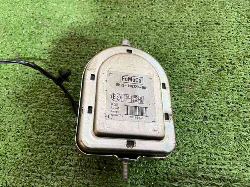 LR067841 Anti-theft alarm siren Range Rover Sport L494 (2014-2022) Used - Image 13