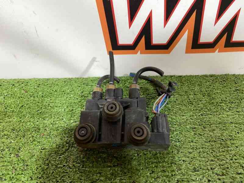 LR070245 Front air suspension valve block Range Rover L405 (2013-2021) USED - Image 30