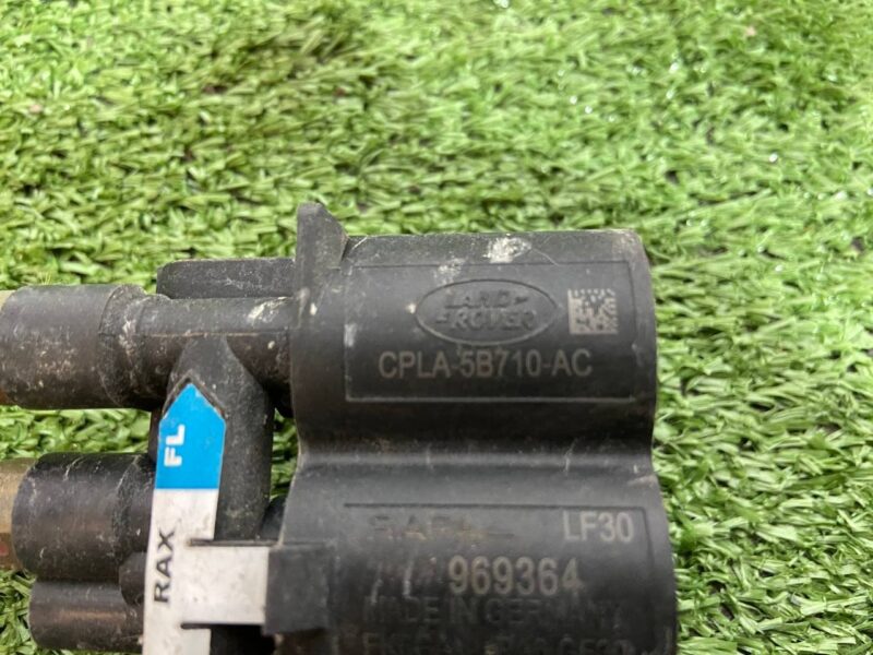 LR070245 Front air suspension valve block Range Rover L405 (2013-2021) USED - Image 32