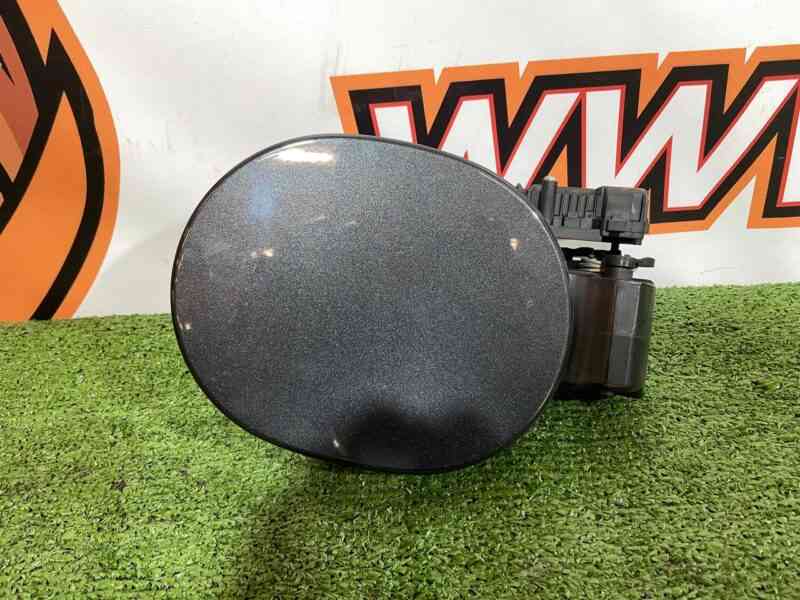 LR077481 Filler neck housing RANGE ROVER SPORT (L494) 2013- Used cost 50 € in stock 5 pcs.