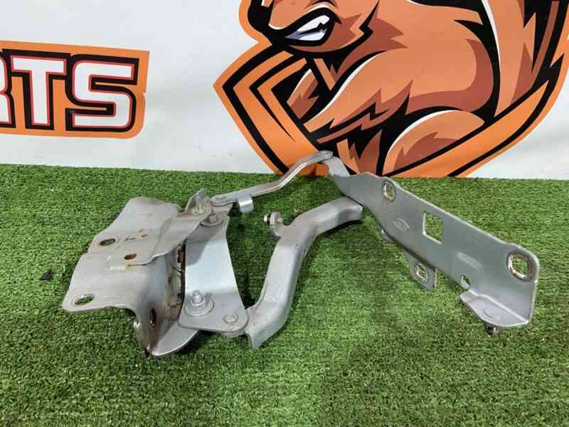 LR080203 Hood hinge right Land Rover Discovery 5 L462 (2017-) used - Image 19