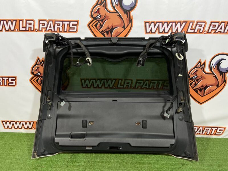 LR080287 Trunk lid with glass Land Rover Discovery 5 L462 (2017-) Used - Image 17