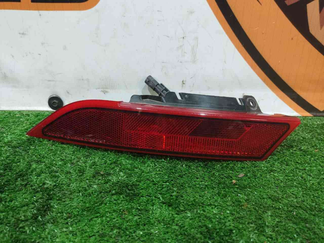 LR082084 Left rear fog light Land Rover Discovery 5 L462 (2017-) Used cost 120 € in stock 1 pcs.