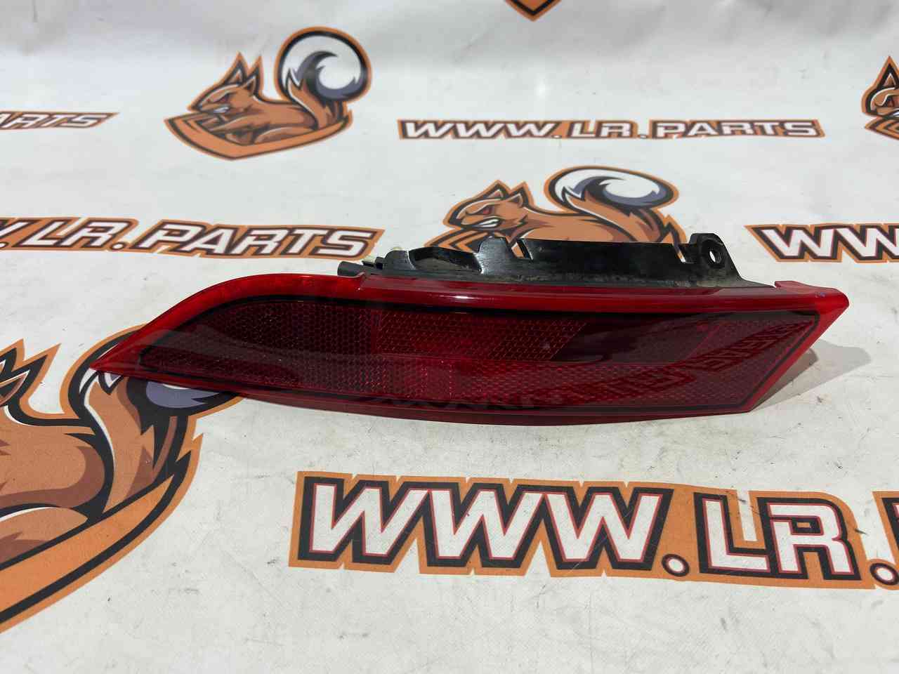 LR082084 Left rear fog light Land Rover Discovery 5 L462 (2017-) Used cost 120 € in stock 1 pcs.