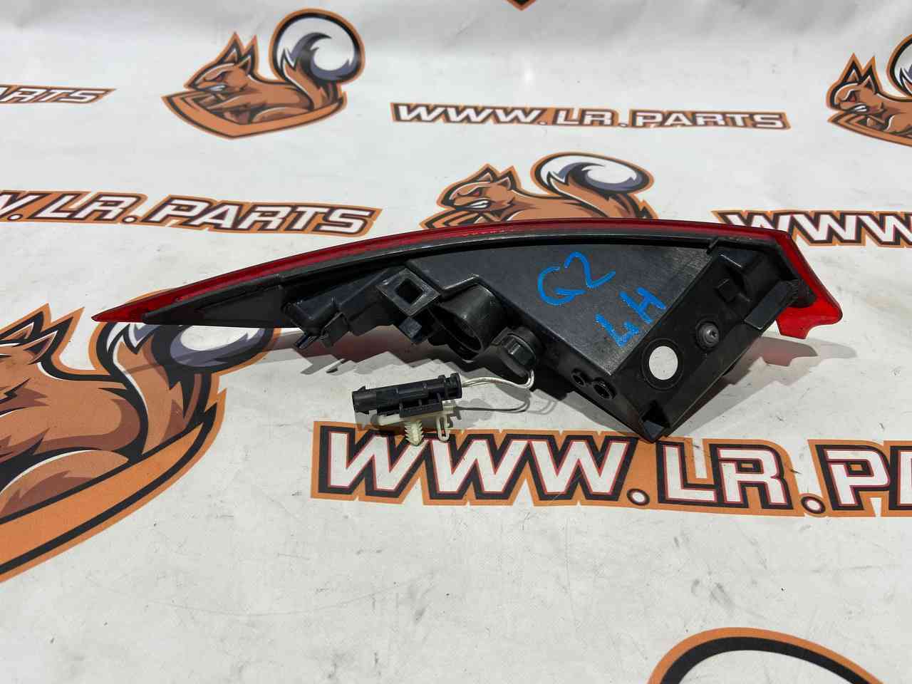 LR082084 Left rear fog light Land Rover Discovery 5 L462 (2017-) Used cost 120 € in stock 1 pcs.