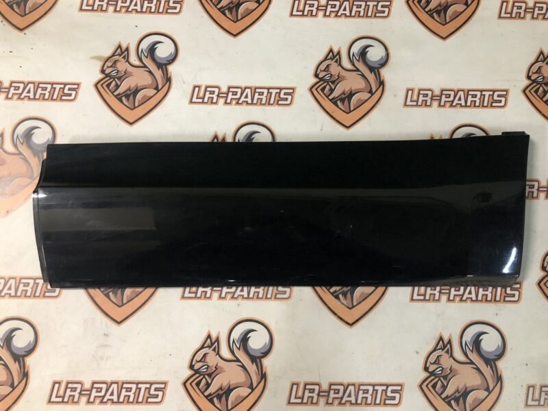 LR082687 Rear left lower door molding Land Rover Discovery 5 L462 (2017-) Used cost 90 € in stock 1 pcs.