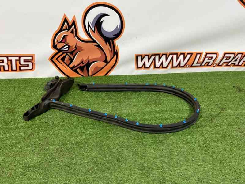 LR083004 Bonnet seal Land Rover Discovery 5 L462 (2017-) used cost 42,35 € in stock 1 pcs.