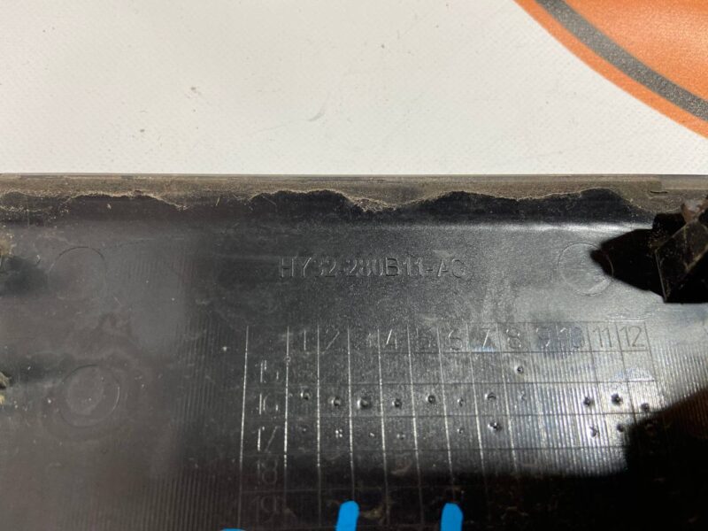 LR083010 Fender molding left Land Rover Discovery 5 Used - Image 15