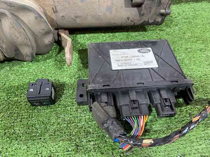 LR083047 Electric towbar assembly Land Rover Discovery 5 L462 (2017-) Used cost 1 500 € in stock 1 pcs.