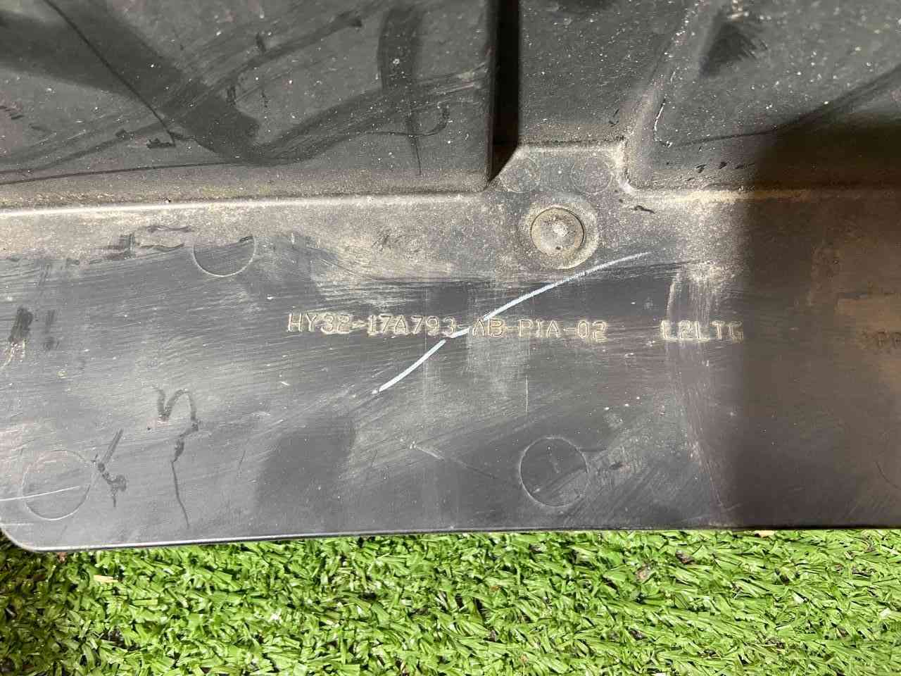 LR083117 Front bumper mounting bracket Land Rover Discovery 5 L462 (2017-) used - Image 23