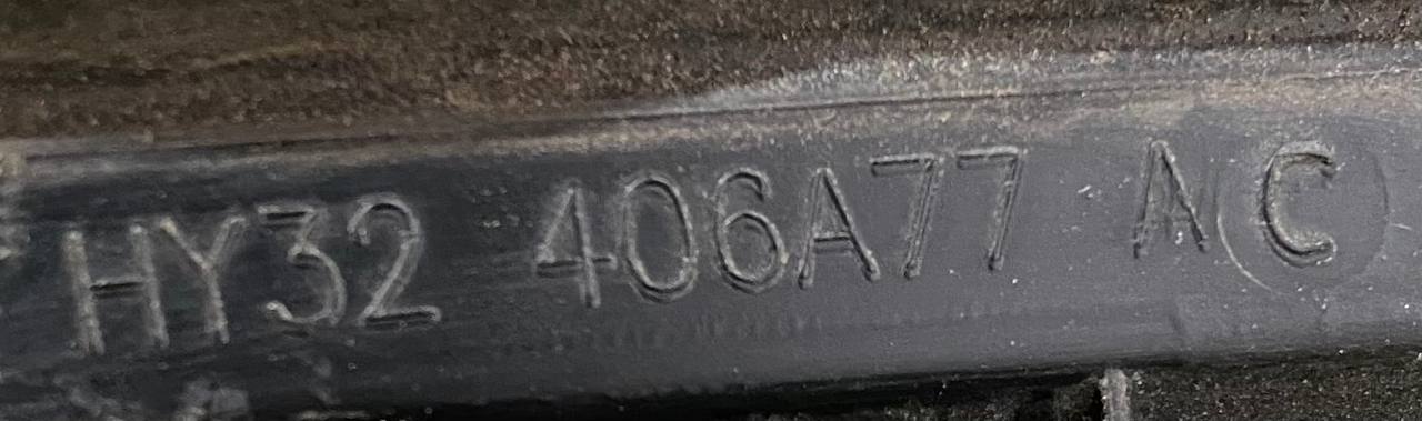 LR083143 Trunk lid trim kit Land Rover Discovery 5 L462 (2017-) Used cost 35 € in stock 1 pcs.