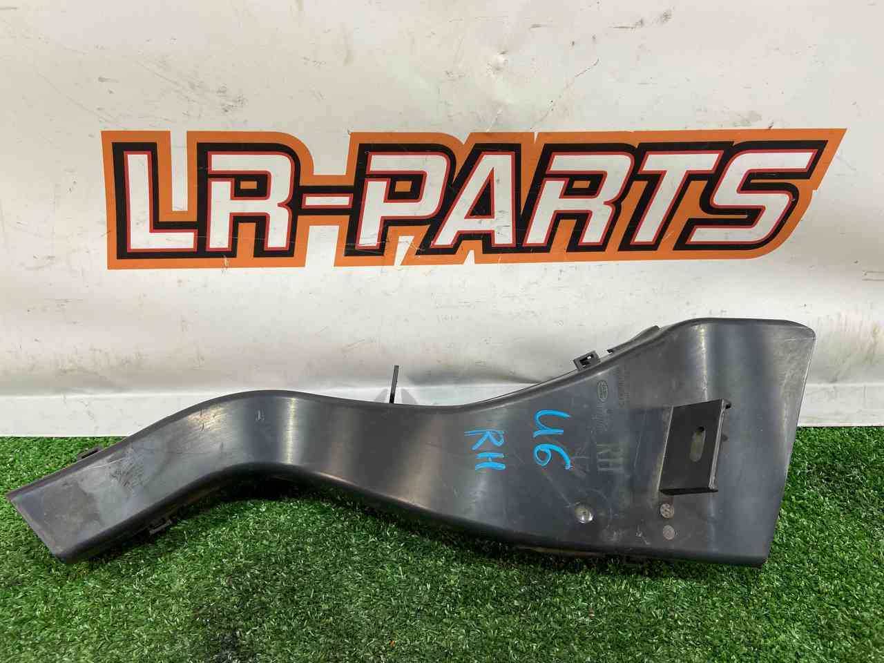 LR083227 Brake cooling deflector right Land Rover Discovery 5 Used cost 36 € in stock 1 pcs.