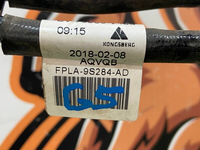 LR086377 Fuel system pipeline Land Rover Discovery 5 L462 (2017-) used cost 77,78 € in stock 2 pcs.